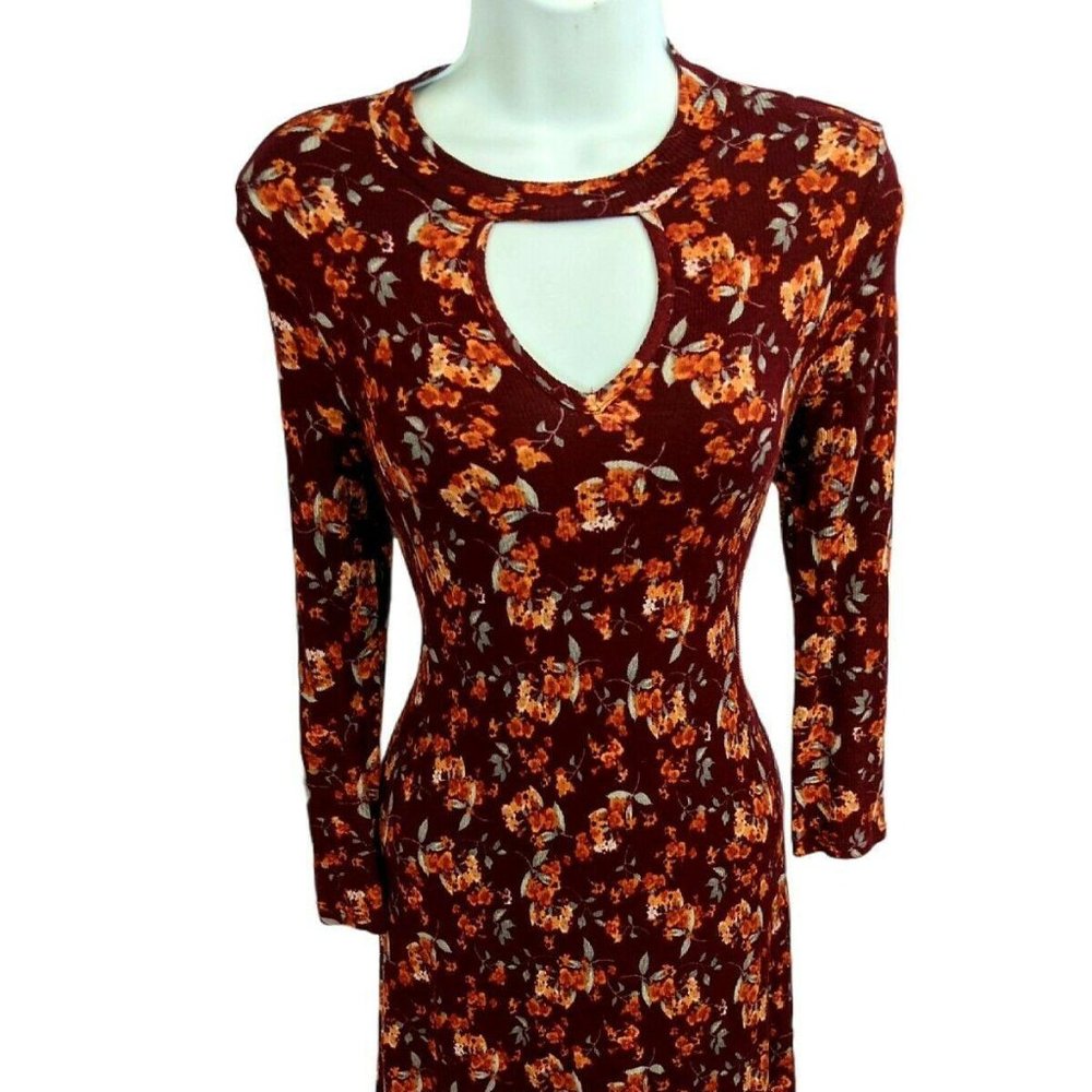 How Very Loved Red Floral Stretch Dress Size S